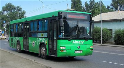 В Алматы с сегодняшнего дня на пяти маршрутах вернули 100-процентный выход автобусов