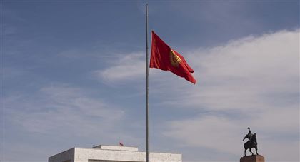 Сегодня в Кыргызстане объявлено днем национального траура в память о жертвах коронавируса