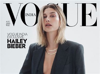Хейли Бибер попала на обложку журнала в пиджаке на голое тело