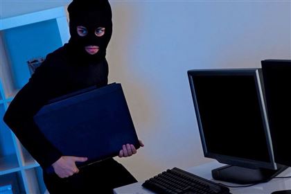 В Туркестанской области мужчина украл школьные компьютеры