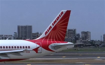 Самолет с пассажирами развалился на части после жесткой посадки в Индии