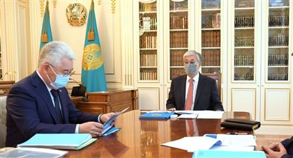 Касым-Жомарт Токаев принял министра индустрии и инфраструктурного развития Бейбута Атамкулова