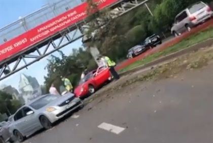 Массовое ДТП с Ferrari попало на видео в Алматы