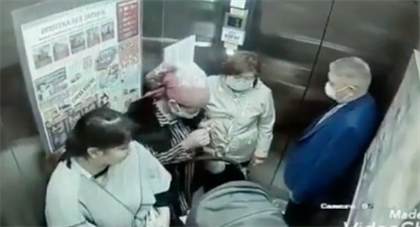 Инцидент с коляской в лифте возмутил астанчан