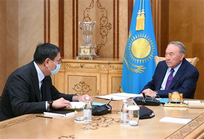 Нурсултан Назарбаев встретился с председателем Национального банка Ерболатом Досаевым