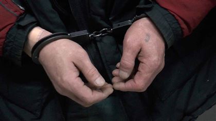 Мужчину, пойманного при краже воды и виски из магазина, осудили в Алматы