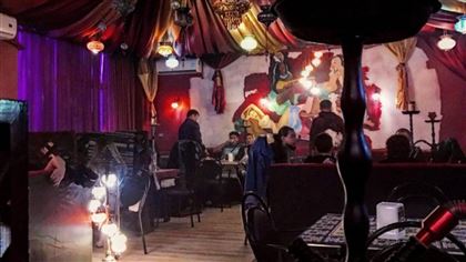 Проходили через черный ход: Лаунж-бар в Нур-Султане тайно принимал клиентов
