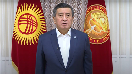 Сооронбай Жээнбеков ввел чрезвычайное положение в Бишкеке