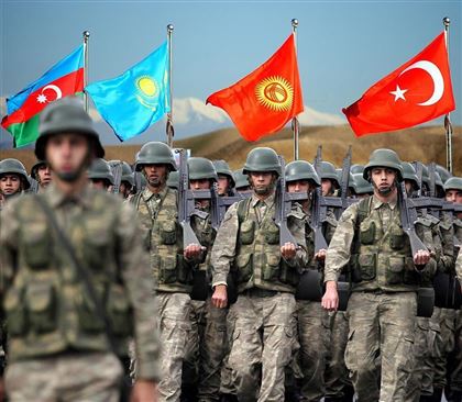  "Слова Жириновского - это манипуляция общественным сознанием": почему Казахстан не войдет в "ужасающий" военный тюркский союз