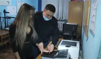В Караганде задержали порноактрису, продававшую свои видео