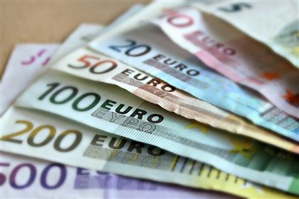 Евро значительно подорожал в казахстанских обменниках