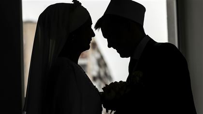"Почему мусульманин может жениться на девушке другой религии, а мусульманка не может выйти замуж" - казахстанский имам