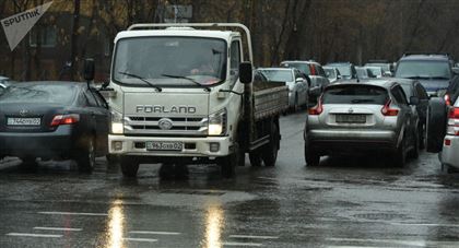В Алматы хотят ограничить въезд и движение транзитного транспорта