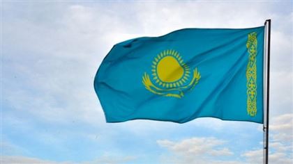 Казахстанский флаг разрешили вывешивать на балконах