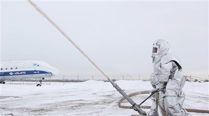 В Усть-Каменогорске тушили условный пожар на борту самолета