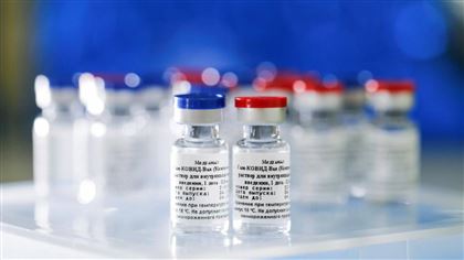 Касым-Жомарт Токаев сообщил что Казахстан запускает совместное производство с Россией вакцин от COVID-19