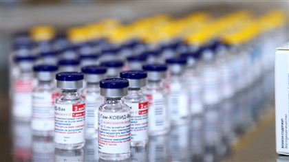 «Побочных эффектов не избежать»: что пишут о российской вакцине, которую начали массово производить в Казахстане