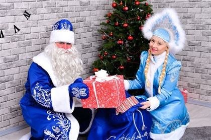 В Алматы запретили на Новый год приглашать домой Деда Мороза и Снегурочку