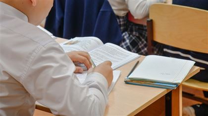 Очередное странное задание в школьном учебнике возмутило казахстанцев