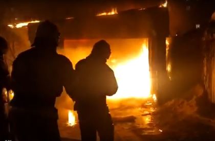 Автомашина BMW и гараж сгорели в Актобе