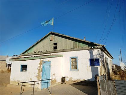 "Кругом разруха": фото акимата сельского округа шокировало казахстанцев