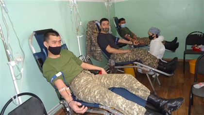 Военные связисты Сил воздушной обороны сдали более 50 литров крови