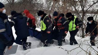 Молодой человек спас тонувшую в ледяной реке женщину в Усть-Каменогорске