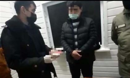 Наркотики в презервативе пытался провезти через границу житель Шымкента