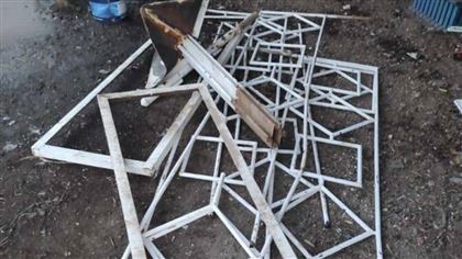 Житель Талгара украл кладбищенские оградки на 140 кг