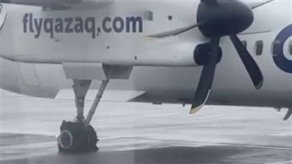 У самолета Qazaq Air лопнули шины во время посадки в Алматинском аэропорту