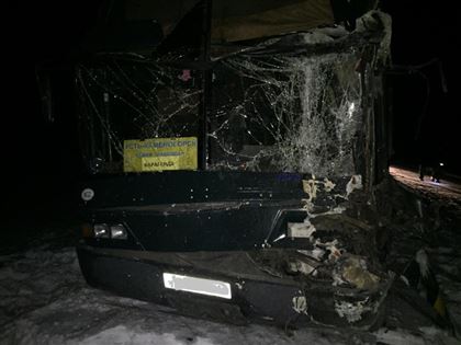 На трассе Кызылорда - Павлодар произошло столкновение пассажирского автобуса с грузовиком