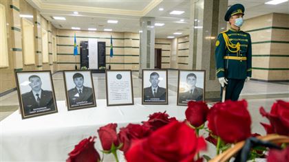 Крушение самолета под Алматы: погибшим отдали воинские почести
