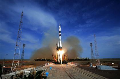 С космодрома Байконур стартовала ракета "Союз-2.1а" с 38 спутниками