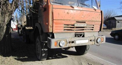 Водитель "КамАЗа" едва не задавил насмерть полицейского в Актюбинской области