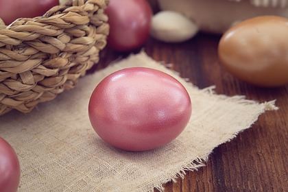 О влиянии красителей для яиц на здоровье рассказала диетолог