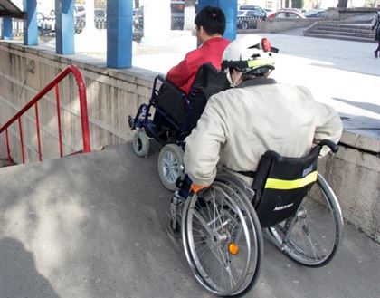 "Вы не считаете нужным обращать внимание на нашу нищенскую жизнь": инвалиды Казахстана шлют сигнал SOS