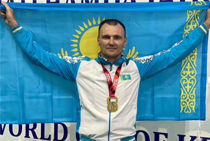 Казахстанские спортсмены поздравили главу управления спорта Актюбинской области со званием чемпиона Азии