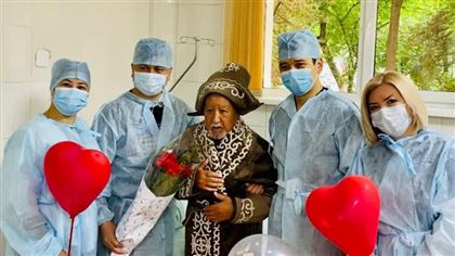 96-летнему ветерану сделали операцию на сердце в Шымкенте