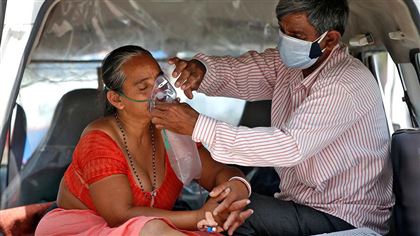 В Индии за сутки от коронавируса умерли более четырех тысяч человек