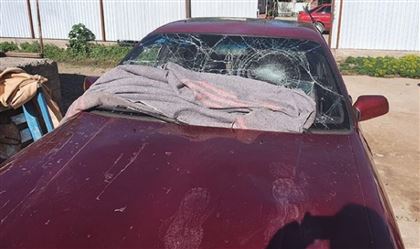 В Алматинской области 19-летний парень разбил авто сожителя матери