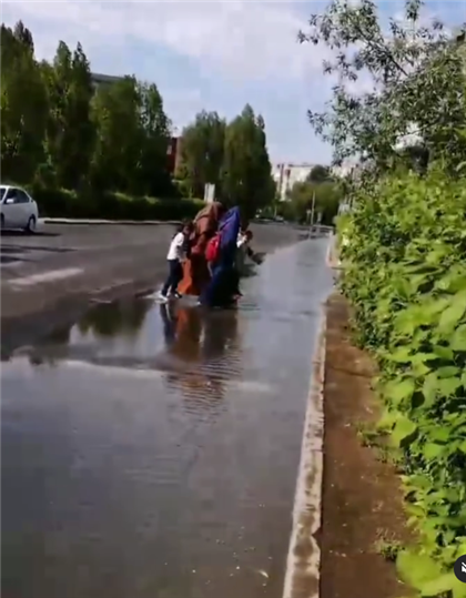 «О Турции не мечтаем»: людей в канализационной воде засняли в Нур-Султане
