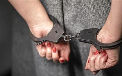 Из Бахрейна в Нур-Султан экстрадировали женщину, которая торговала казахстанскими девушками