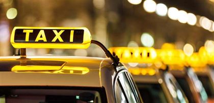 Таксист ограбил пассажирку в Алматинской области