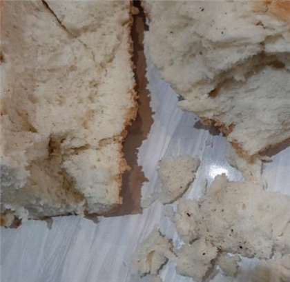 "Внутри непонятная грязь": магазинный хлеб шокировал астанчан