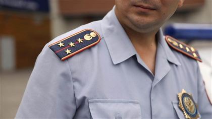 В Алматинской области пятеро экс-полицейских занимались наркотиками и вымогали взятки 