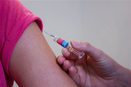 Вакцины от гриппа стали слабее из-за борьбы с COVID-19