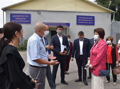 Депутаты мажилиса посетили вузы Алматы