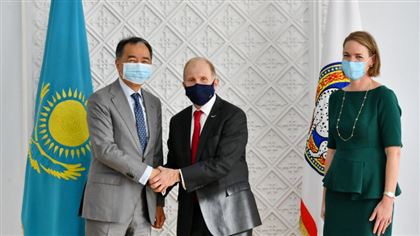 Дипломатическую миссию в Казахстане завершает посол США Уильям Мозер