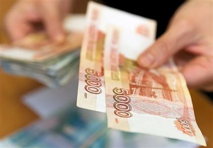 Пенсионеры с казахстанским гражданством из Байконыра возмущены тем, что не получили "Путинскую десятку"