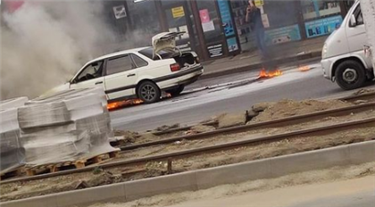 В Алматы сгорел автомобиль - видео 